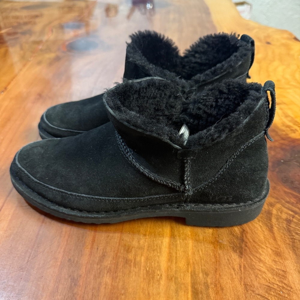 Ugg Melrose Women's Suede Ankle Boots 8.5 Mini Slip on Short